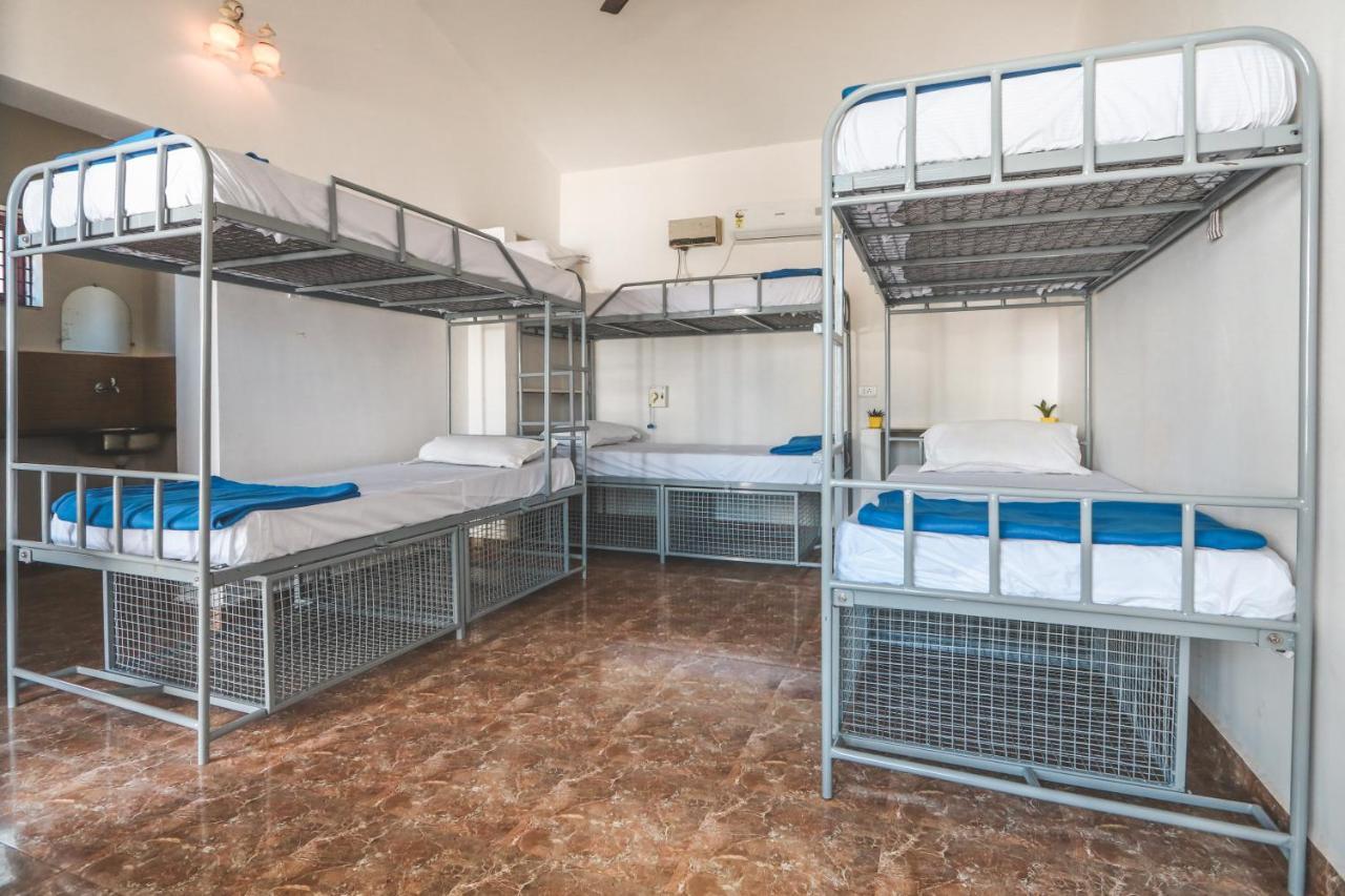 Piggy Hostel Vagator Eksteriør bilde