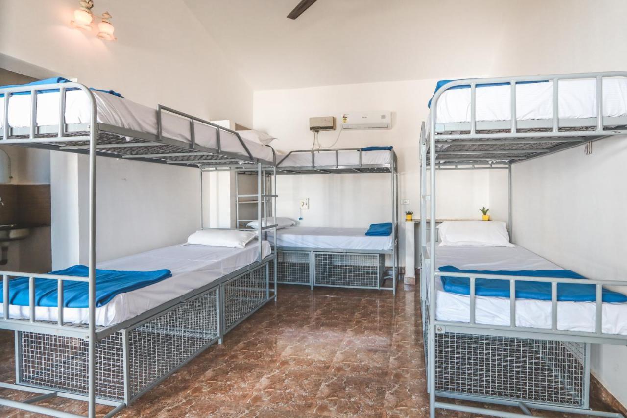 Piggy Hostel Vagator Eksteriør bilde